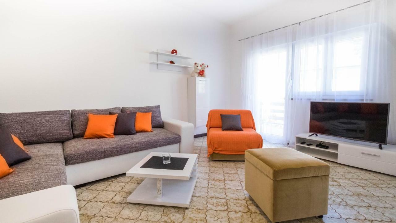 Apartment Ema Medulin Exterior photo