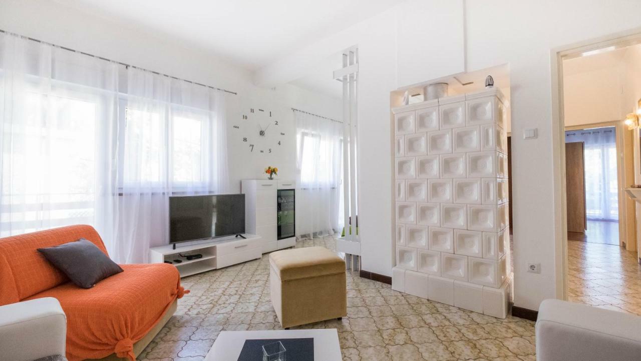 Apartment Ema Medulin Exterior photo